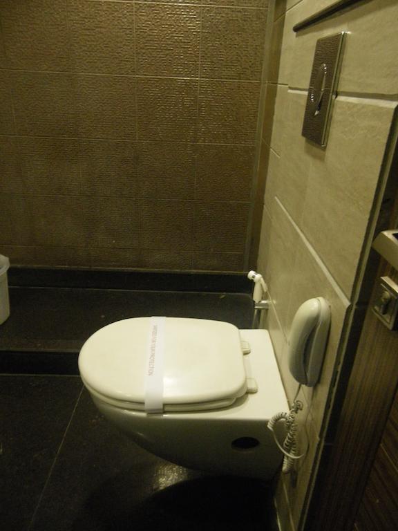 Hotel Metro Continental Delhi Szoba fotó