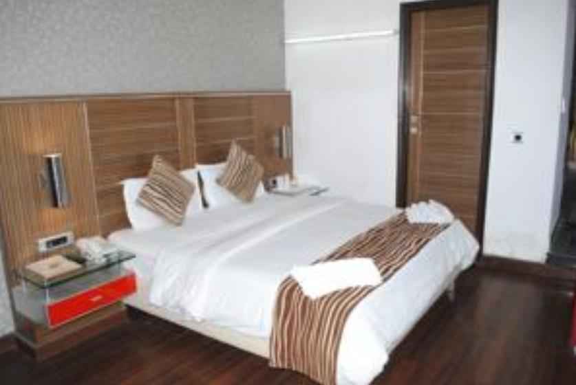 Hotel Metro Continental Delhi Szoba fotó