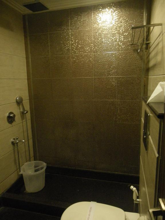 Hotel Metro Continental Delhi Szoba fotó