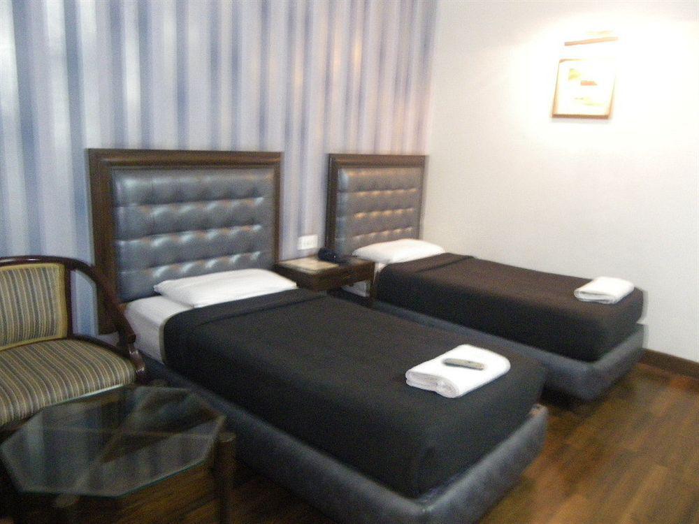 Hotel Metro Continental Delhi Kültér fotó