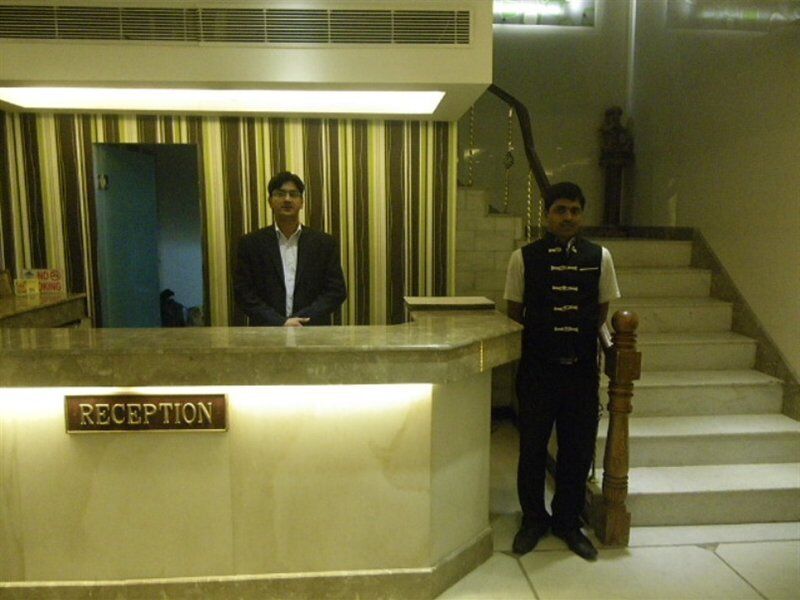 Hotel Metro Continental Delhi Kültér fotó